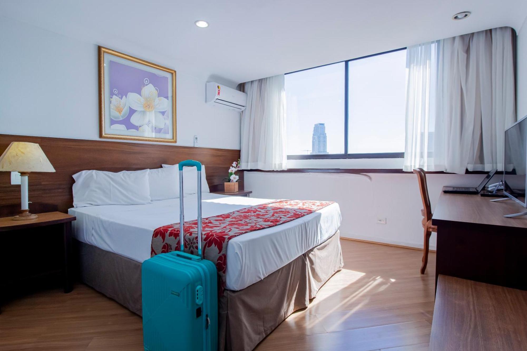 Hotel Dan Inn Curitiba Centro By Nacional Inn Екстер'єр фото