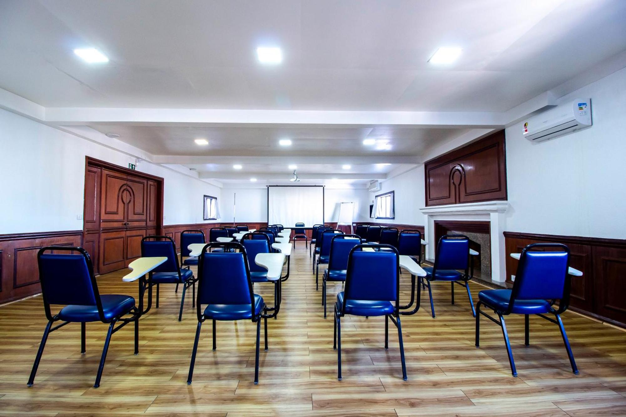 Hotel Dan Inn Curitiba Centro By Nacional Inn Екстер'єр фото