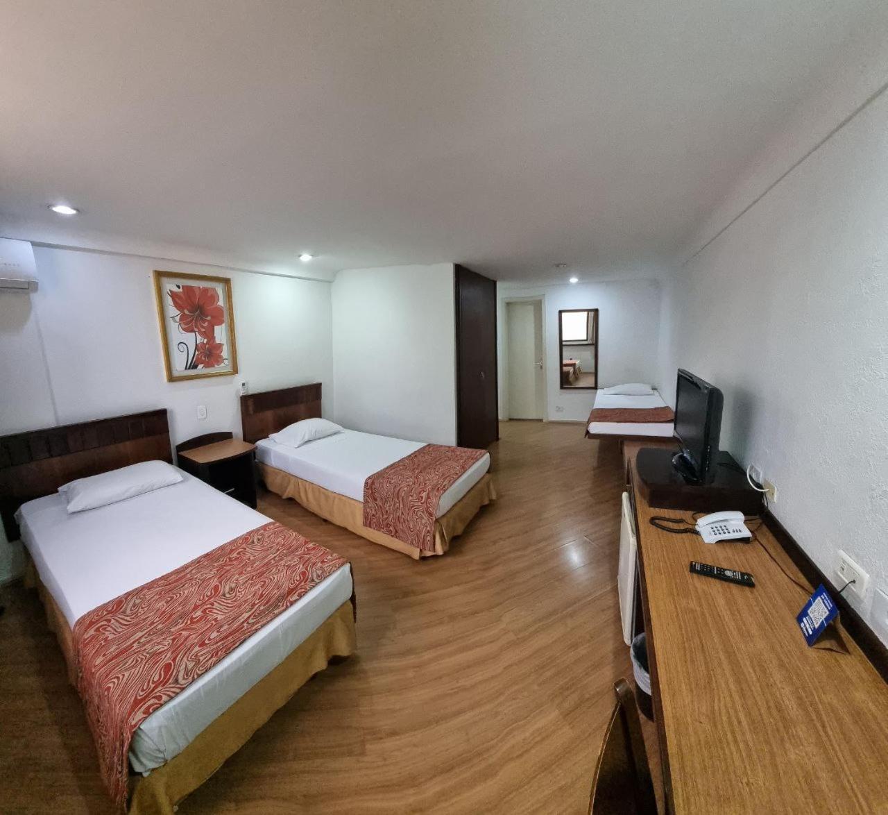 Hotel Dan Inn Curitiba Centro By Nacional Inn Екстер'єр фото